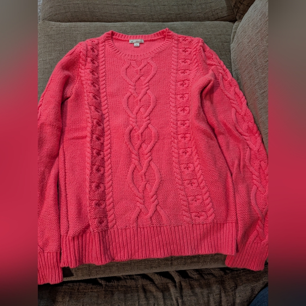 5/$20 Nearly vintage Gap sweater